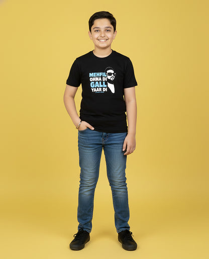 Kid wearing black 7.7 Magnitude Karan Aujla T-Shirt – Unisex Kids Graphic Tee by Garrari