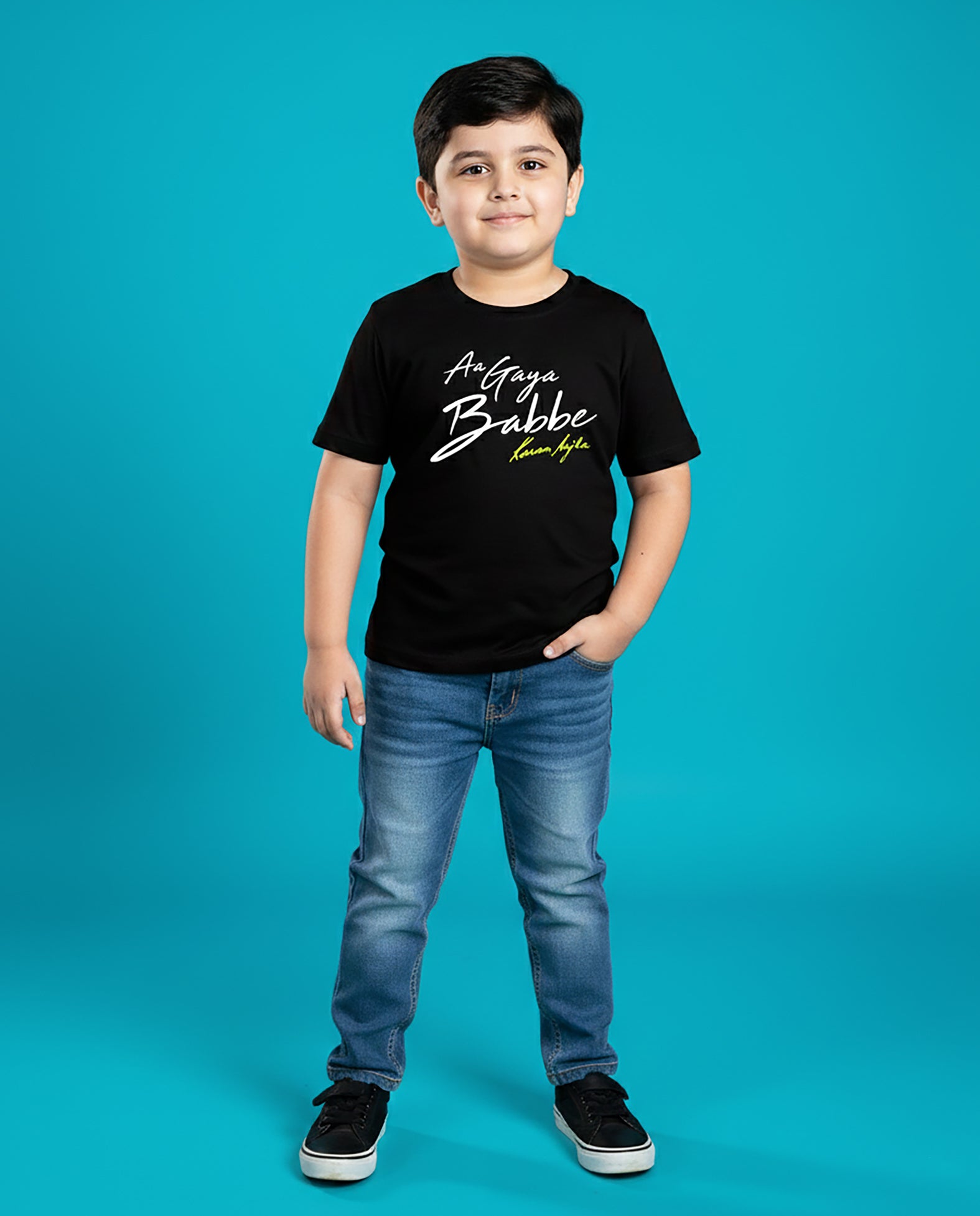 Kid wearing Aa Gaya Babbe Karan Aujla black T-Shirt – Garrari unisex kids tee